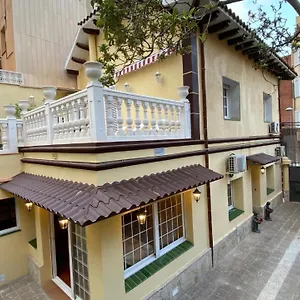 Casa Flores Del Mediterráneo , Badalona España